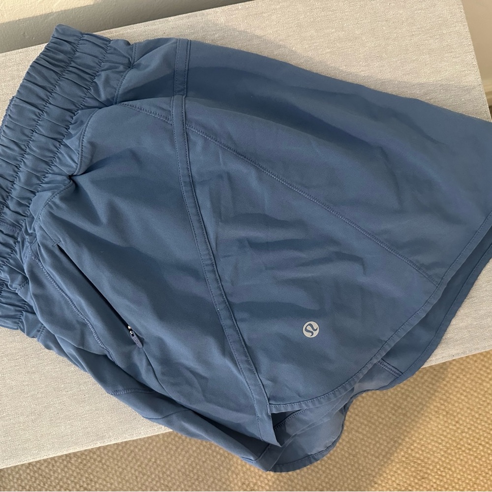 lululemon athletica high rise track that 5” short size 12